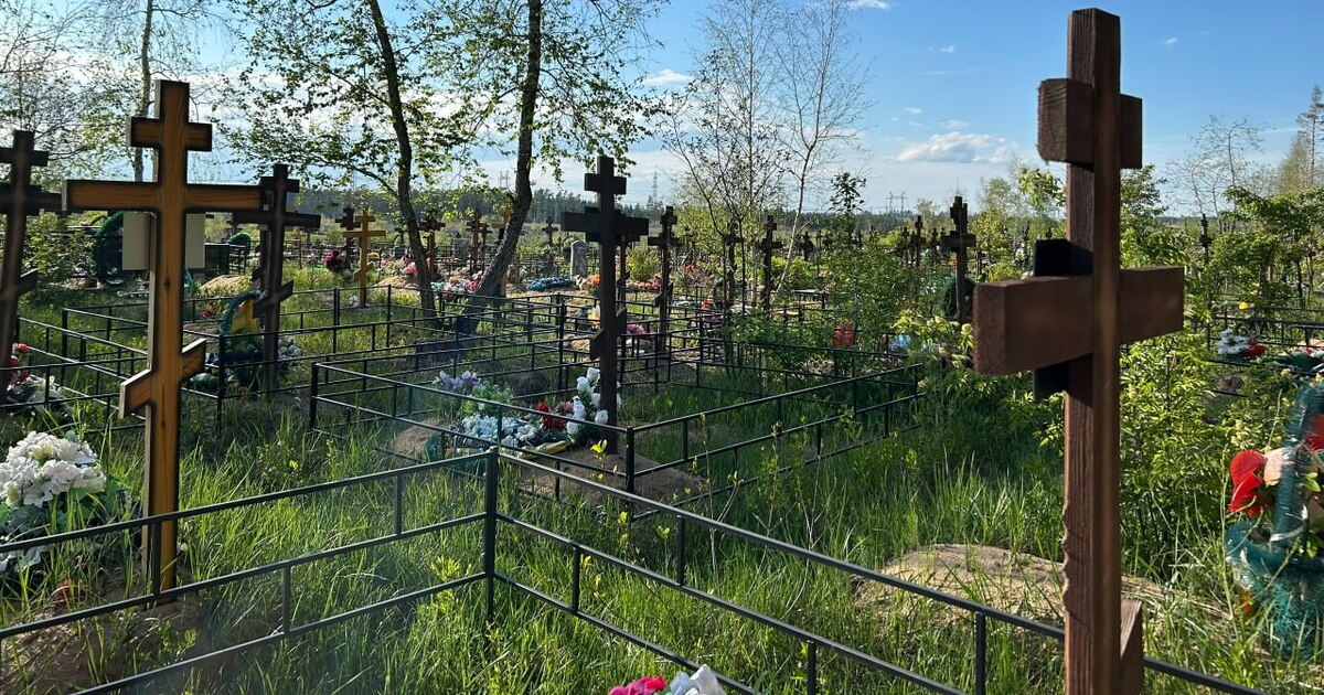 Священник Береговой развеял миф об оставлении еды на могиле на Радоницу Священник Владислав Береговой рассказал о тради...