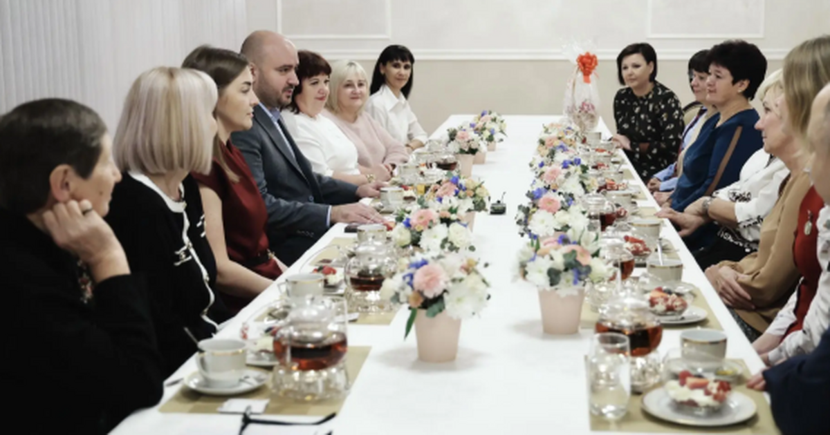 Встреч была посвящена предстоящему Дню Матери