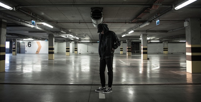 Сотрудники ТЦ отказали им в доступе на цокольны...