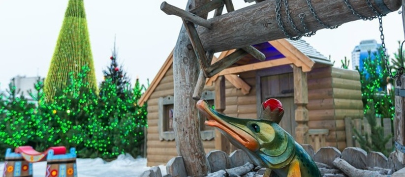 В Самаре на площади Куйбышева установят 7 елок и сказочные арт-объекты Монтаж самой большой елки высотой 25 м уже начался