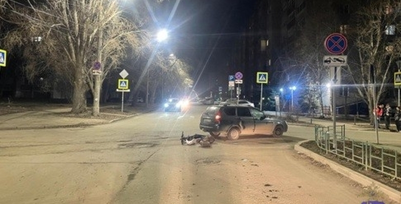 Пострадали водитель и пассажир самоката