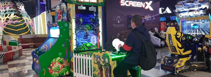 Исчезновение из репертуара кинотеатров голливудских премьер сильно отразилось на кинобизнесе В Самаре начали закрывать кинотеатры, передает ...