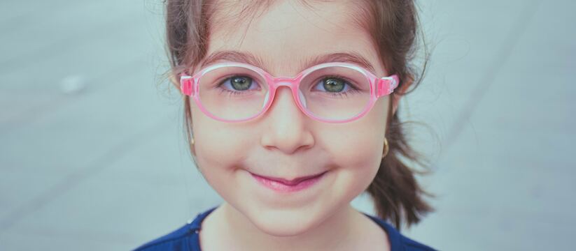 Как вернуть 100% зрение за одну ночь без операции: самарцам рассказали, как ребенку избавиться от очков
