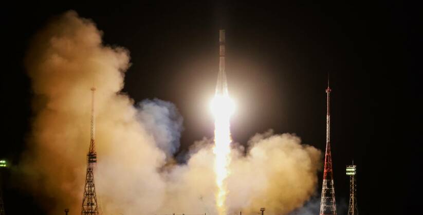 Стыковка с модулем «Звезда» российского сегмент...