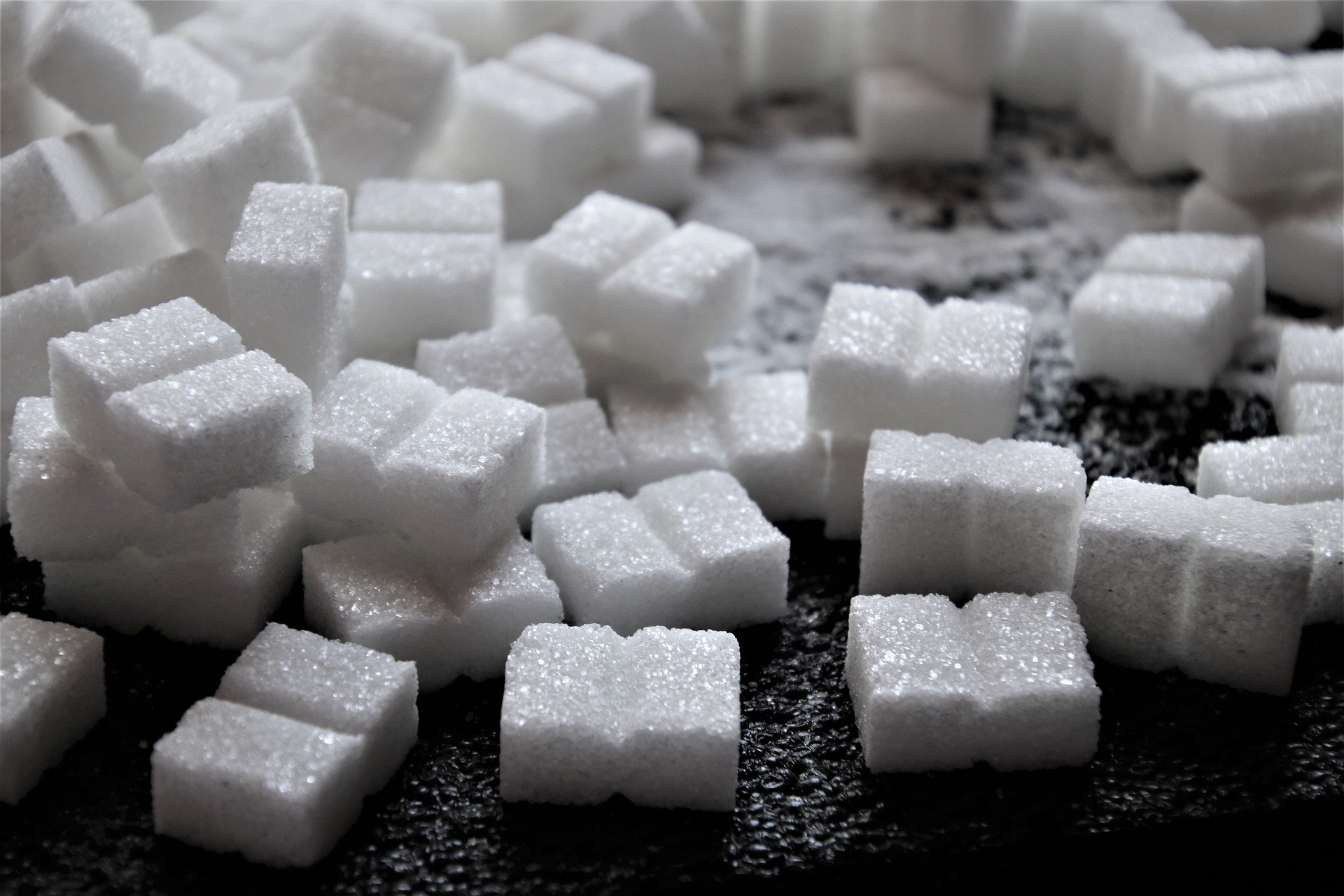 Самарцы начали менять бумагу на сахар и торговать черновиками в 2022 году
