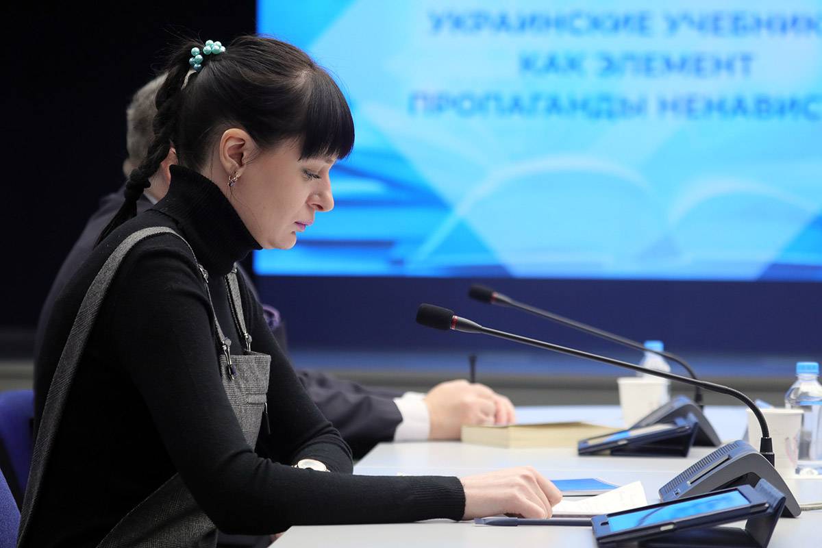 «Единая Россия» и Минпросвещения провели экспертизу школьных учебников с Украины