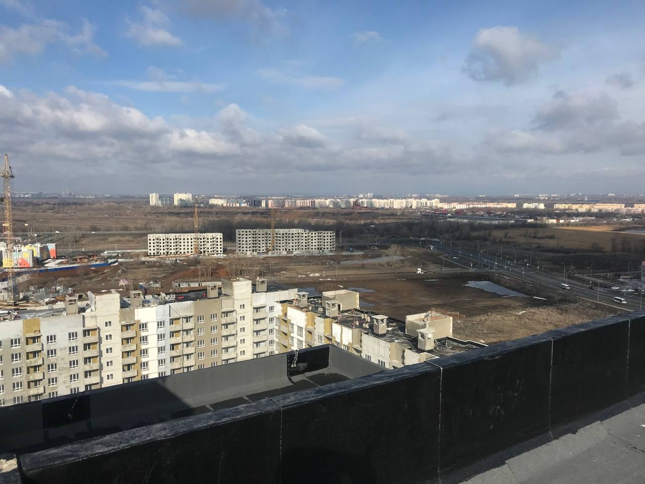 В Самаре в апреле 2022 года жители остерегаются обрушения домов возле ТЦ «Гудок»