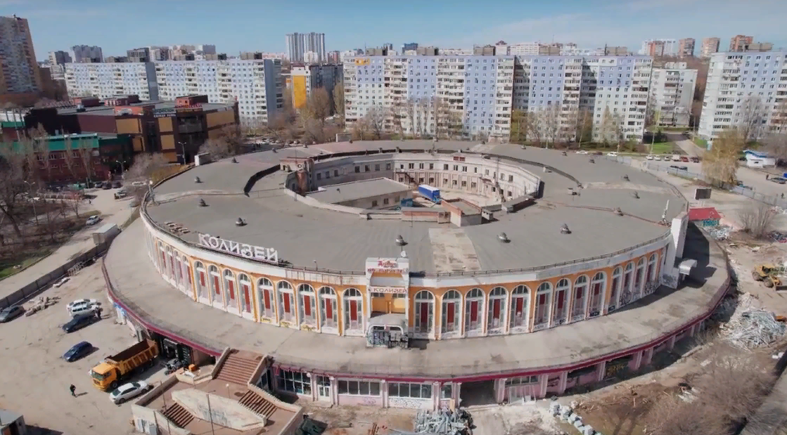 В Самаре в апреле 2022 года начался снос здания ТЦ «Колизей» на улице Стара Загора