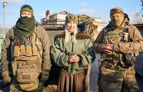 Ольга Суркова побывала в зоне СВО с гуманитарно...