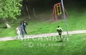 Делали все под окнами людей. В Самаре толпа люд...