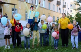 Сотрудники Куйбышевского НПЗ поздравили детей с...