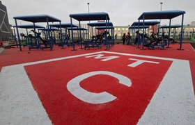 МТС открыла площадку с уличными тренажерами в м...