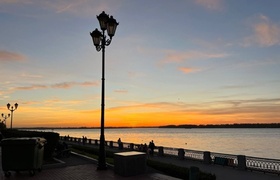 В Самаре приостановили движение на волжских пер...