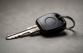 Toyota возобновила продажи культового Land Crui...