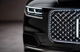 Седан, который светится в темноте: Bentley удив...