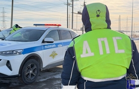 В Самаре 4 февраля после ДТП легковушку отброси...