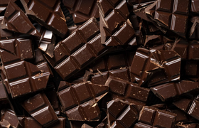 Ученые назвали теобромин в темном шоколаде факт...